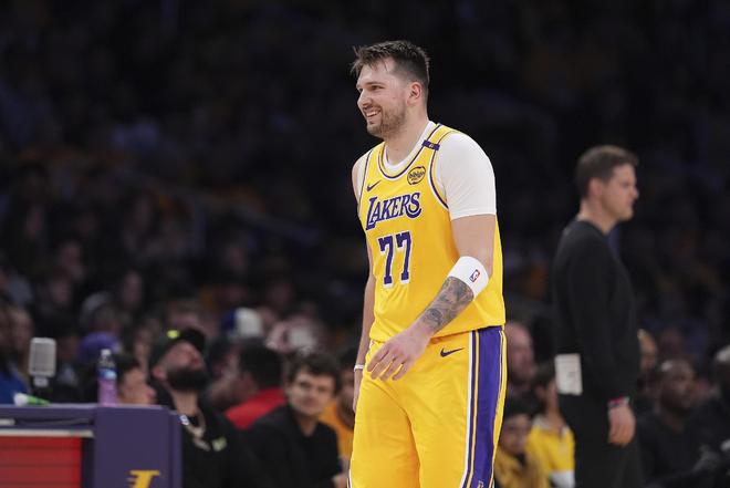 Shams回憶東契奇交易夜：只睡了半小時(shí)，花了7分鐘確認(rèn)細(xì)節(jié)